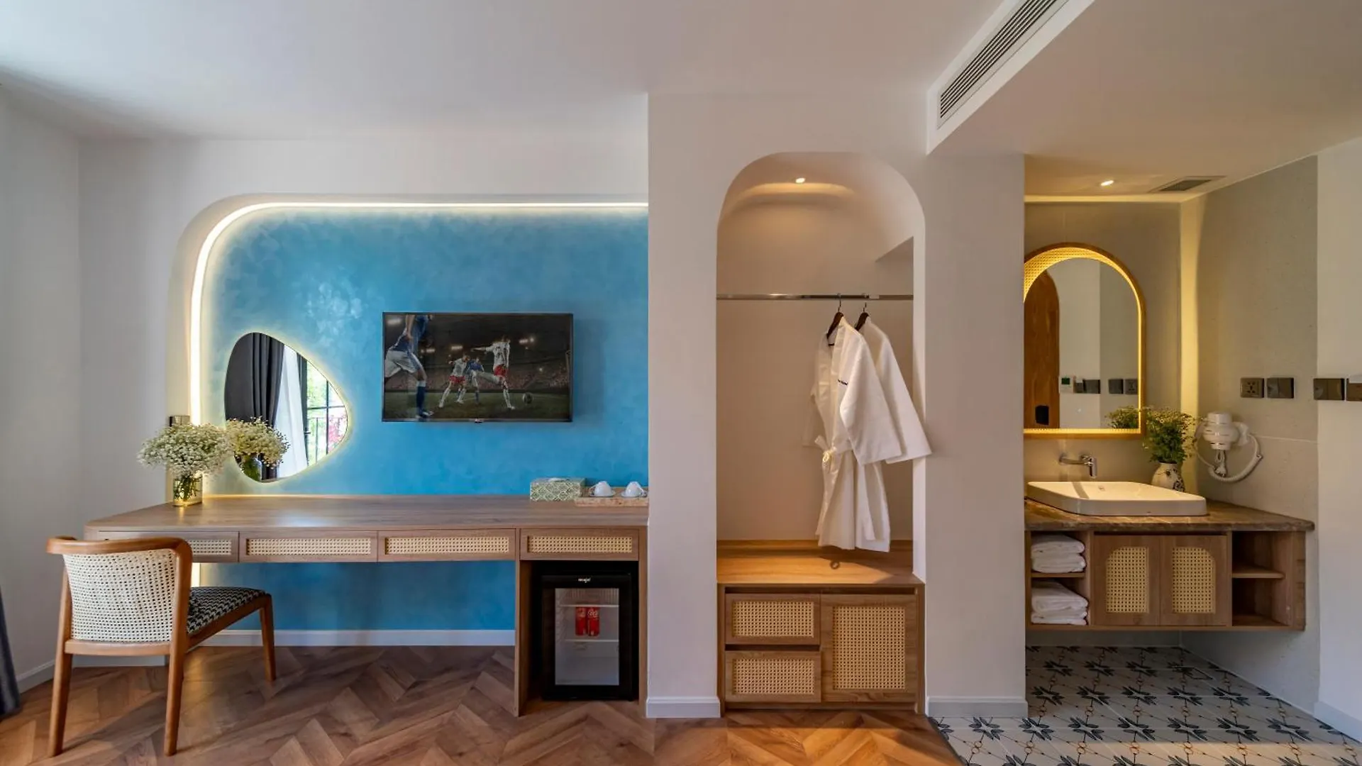 V Boutique Hotel - Complimentary Refreshments Vung Tau 4*,  Vietnam